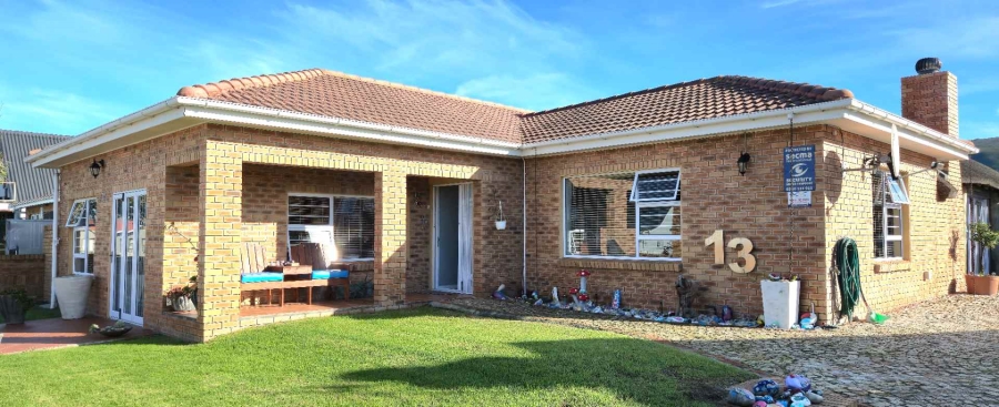 4 Bedroom Property for Sale in Franskraal Western Cape